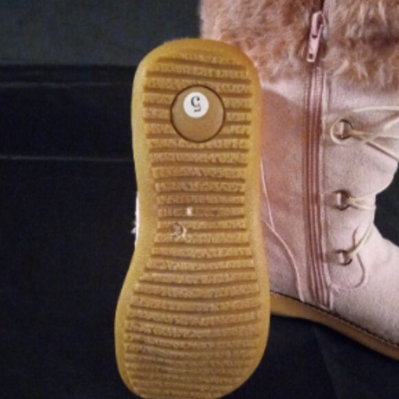 Women's Winter Boots - Picture 5 of 11